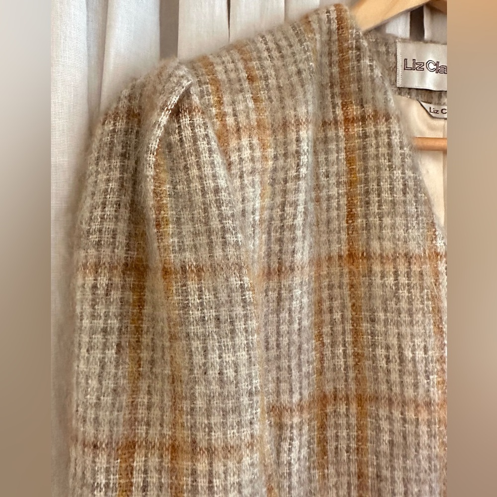 Incredible vintage Liz Claiborne wool plaid blazer 😍 - Picture 3 of 5